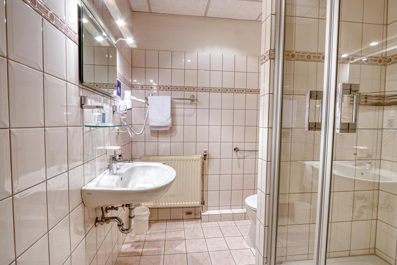 Hotel Goldene Krone กอสลาร์ ภายนอก รูปภาพ
